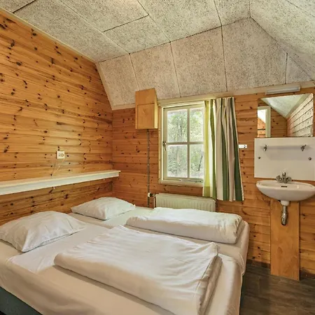 Eco Retreat In Herperduin