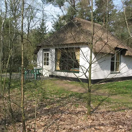Eco Retreat In Herperduin Casa de Férias